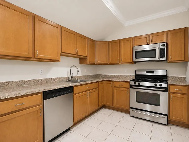 218 Jackson St #7 — Photo 18