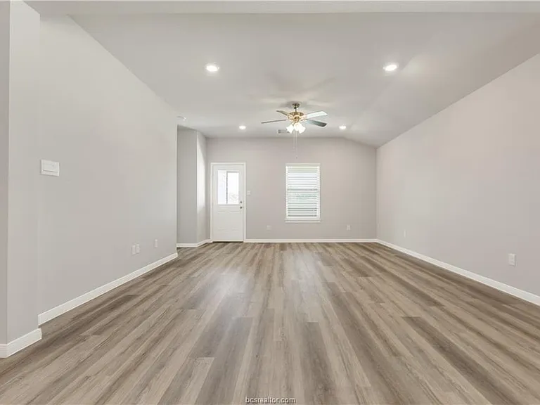 5350 Samuel Run — Photo 4