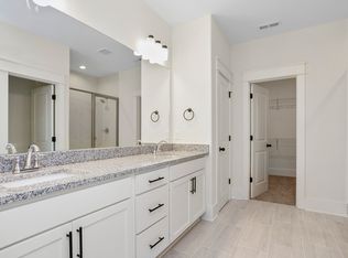 212 Greenwood Dr, La Vergne, TN 37086