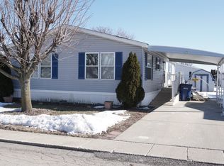 826 Pembrooke Ln, Dekalb, IL 60115