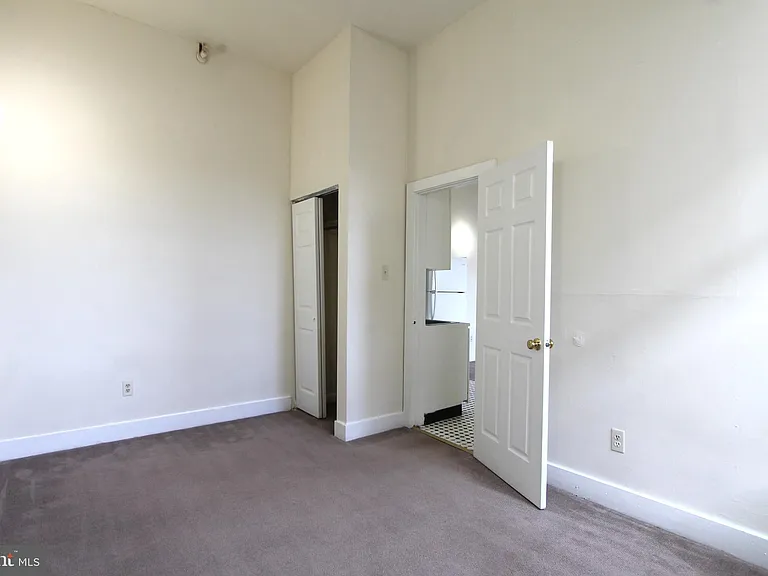 100 E Price St #1G — Photo 12