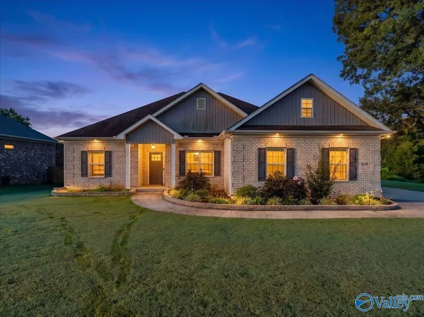 105 Azuba Ct, Hazel Green, AL 35750