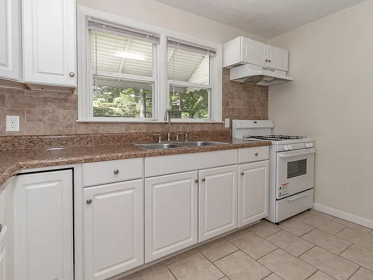 2709 Hazel St — Photo 12