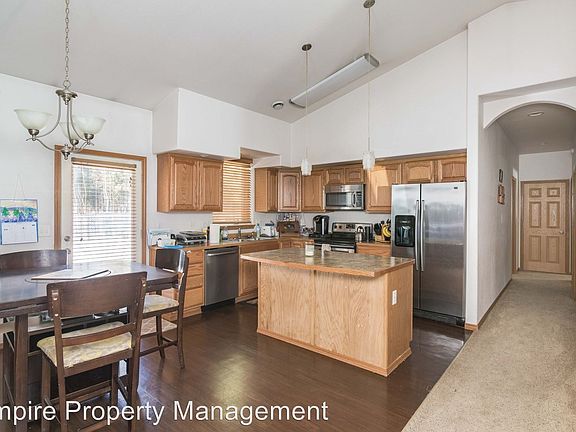 5th image of 665 Orion Dr