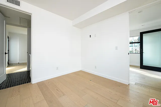 1325 Cabrillo Ave #12 — Photo 14