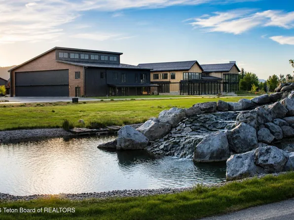 208 Alpine Village Cir, Alpine, WY 83128