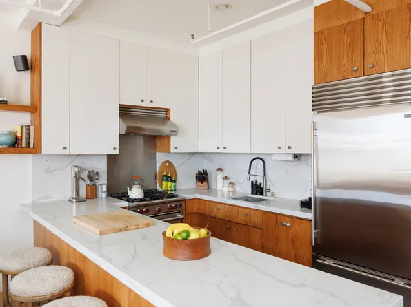 365 Bridge Street image 6 of 13