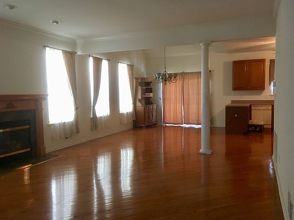 dining area-vaulted ceiling