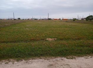 156 Baracuda Dr, Palacios, TX 77465