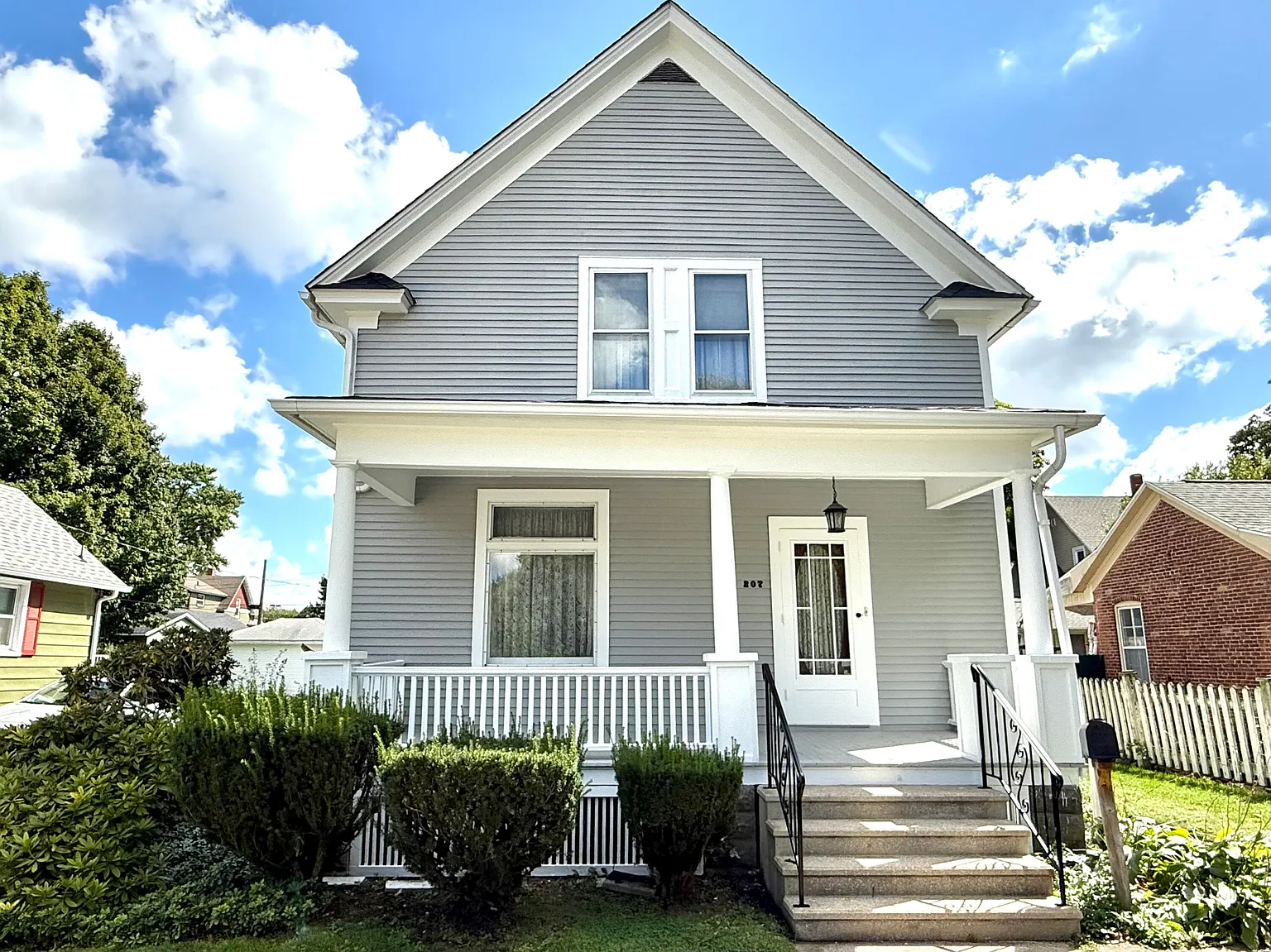 207 F St photo 1