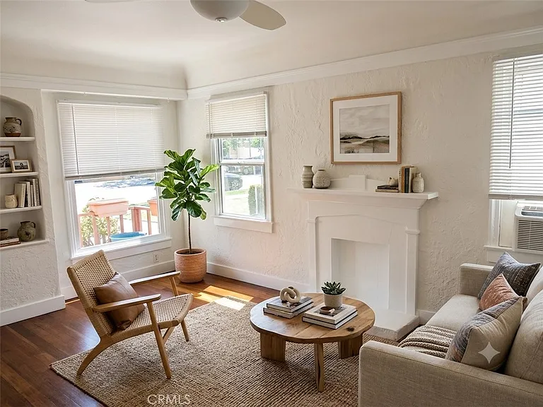 11217 La Maida St — Photo 4