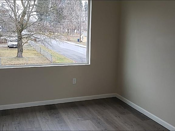 5th image of 2821 N Dakota St #F