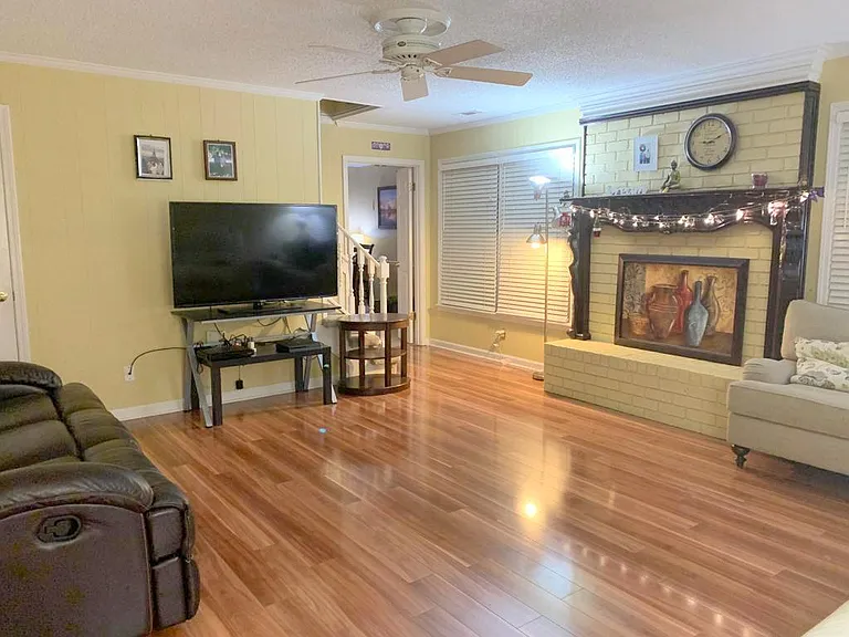 2050 Norcross Dr — Photo 10