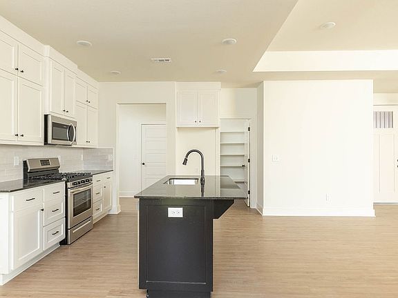 3rd image of 130 Eagle Mountain St