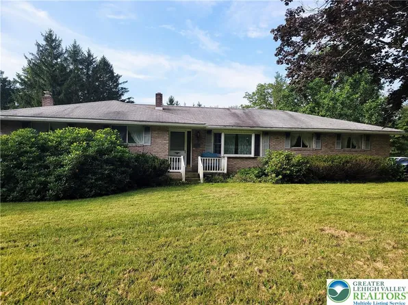 56 E Adamsdale Rd N, Schuylkill Haven, PA 17972