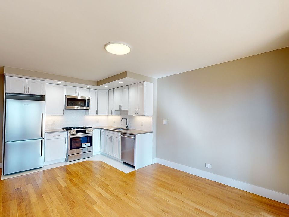 1st image of 310 Greenwich St APT 29D