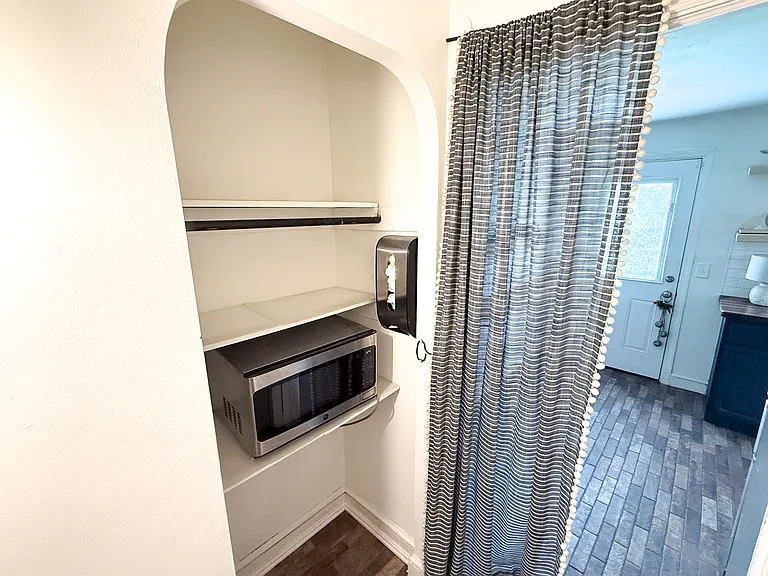 750 S Royal St #1 — Photo 14