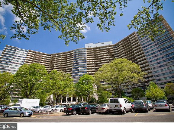 2nd image of 2401 Pennsylvania Ave APT 8A10