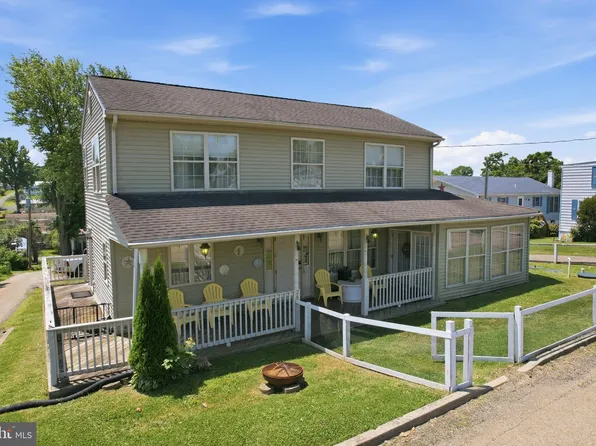 28 Beechwood St, Earleville, MD 21919