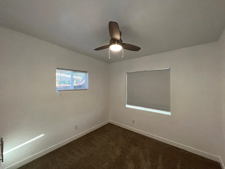 324 Stanford St — Photo 12