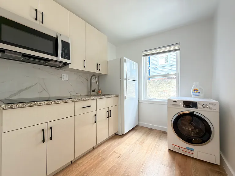 2129 Pine St #1R — Photo 7