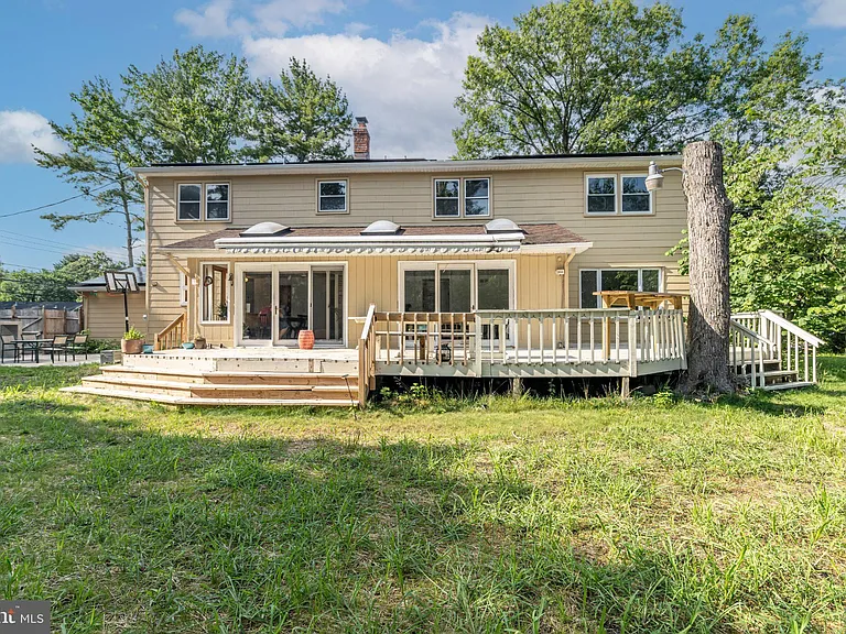 1800 Lark Ln — Photo 67