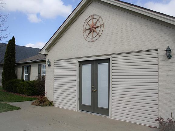 4th image of 309 Camden Cir