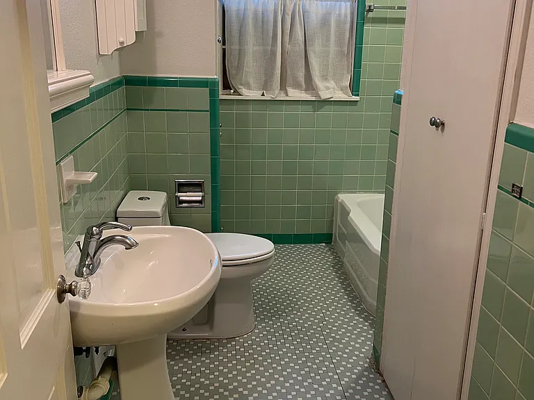 242 Pershing Ave — Photo 11