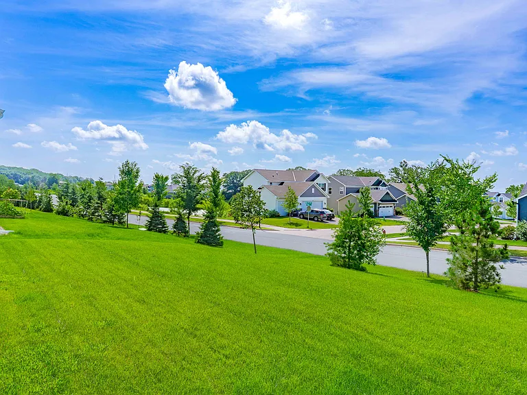 1430 Nutmeg Cir — Photo 56