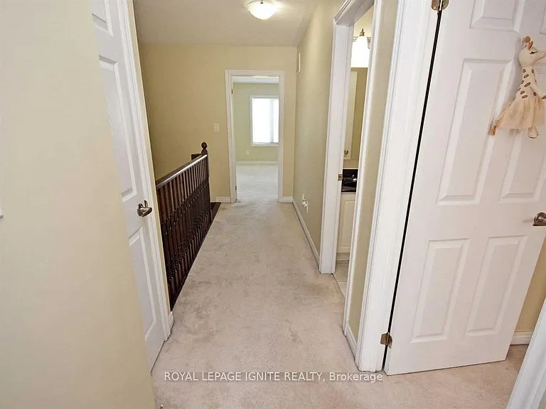 40 Cedar Lake Cres — Photo 31
