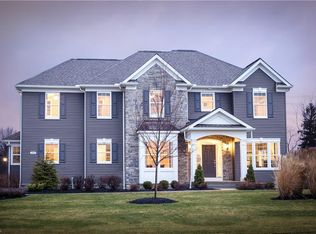 6826 Majestic Oaks Dr, Hudson, OH 44236