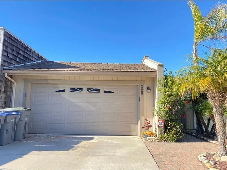 4571 Gateshead Bay — Photo 3