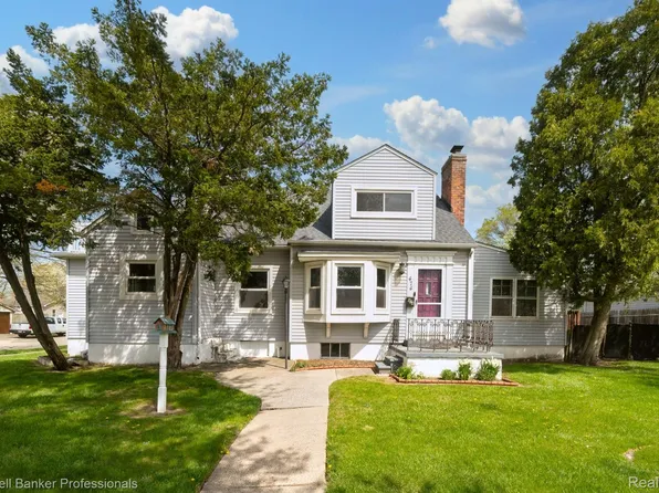 474 W Brockton Ave, Madison Heights, MI 48071