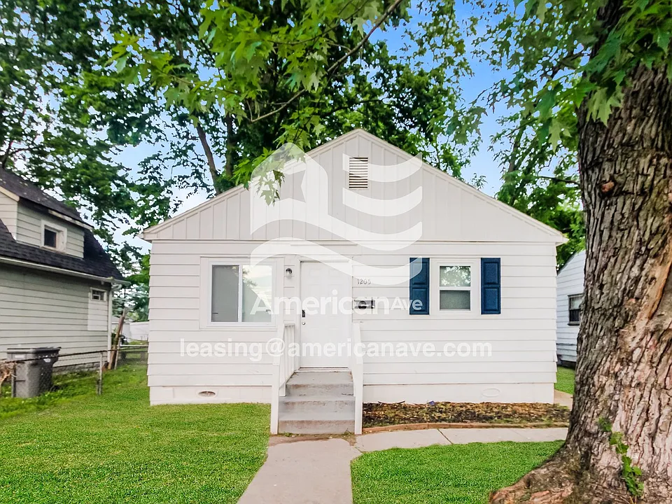 1205 Groff Ave