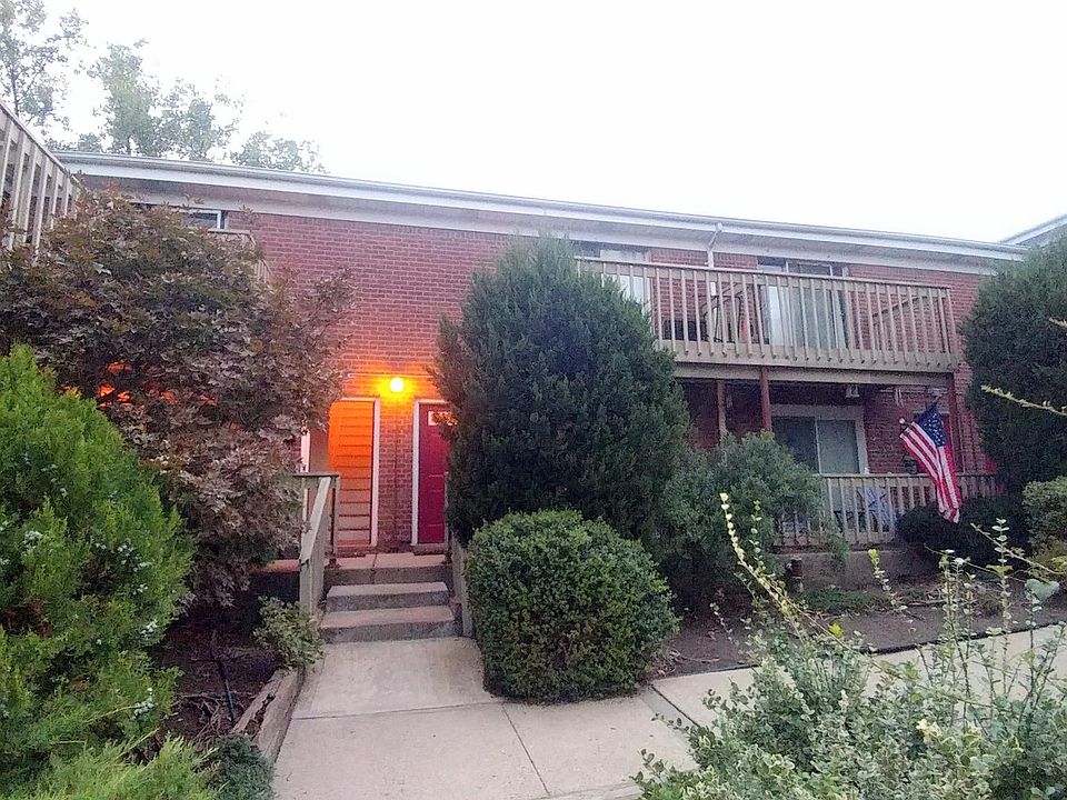 1st image of 372 Grand Ave