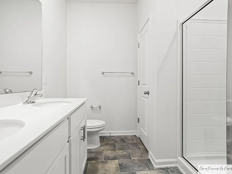 568 Stone Hollow Dr — Photo 16