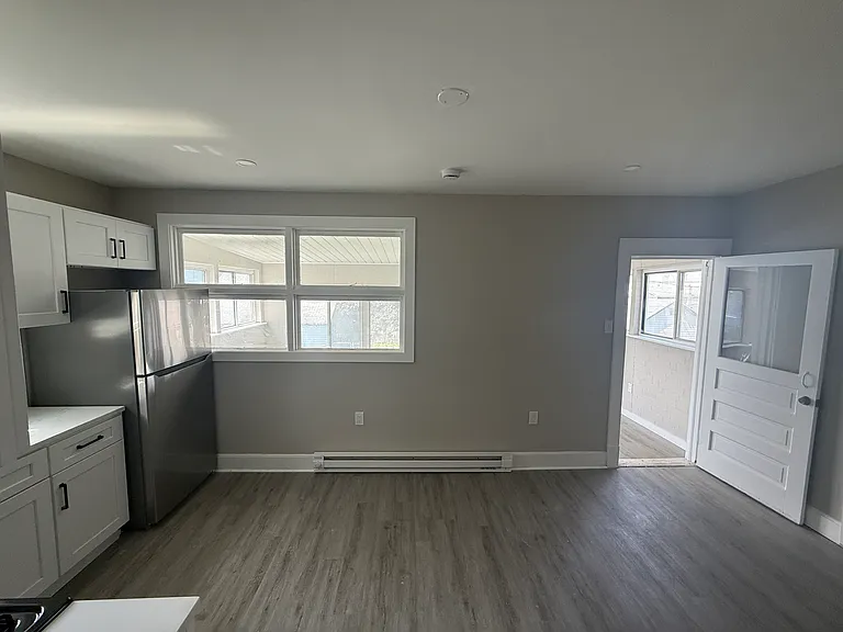 406 Front St #2 — Photo 2