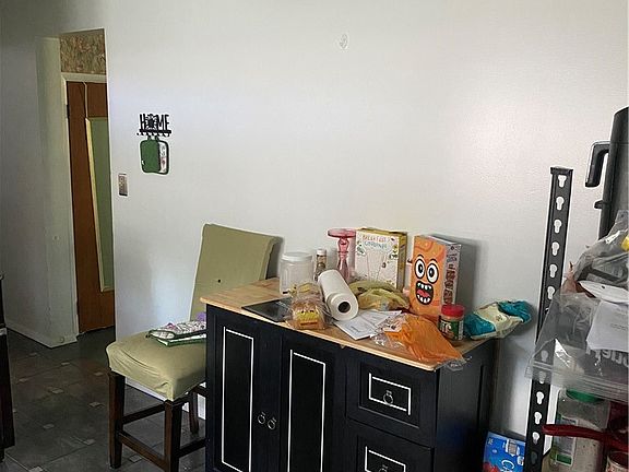 5th image of 2711 Maplewood Dr