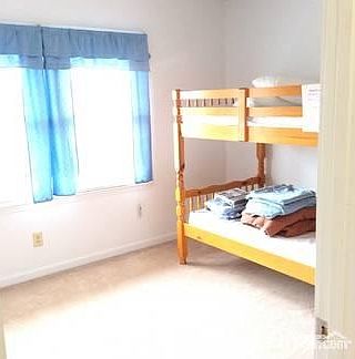 4th image of 1026 Morehead Ln