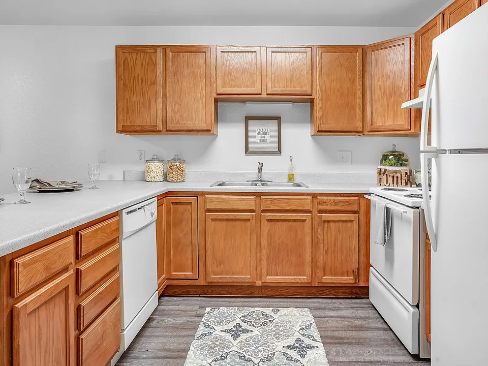 Ample Cabinet Space