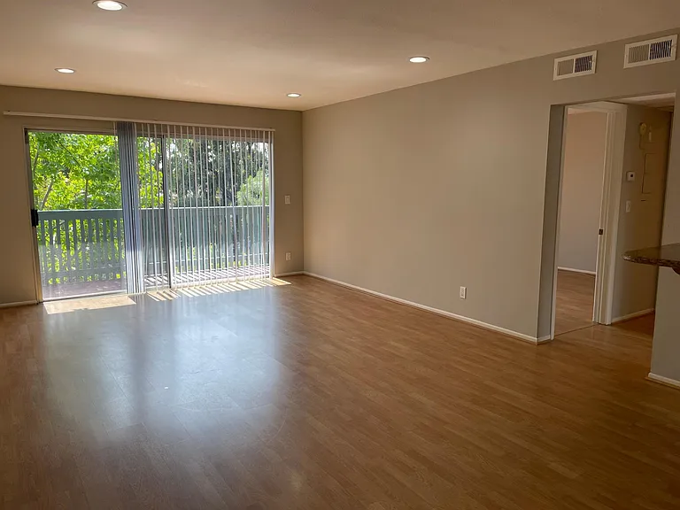412 N Bellflower Blvd #208 — Photo 27