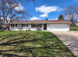1468 Woodhill Dr, Woodbury, MN 55125