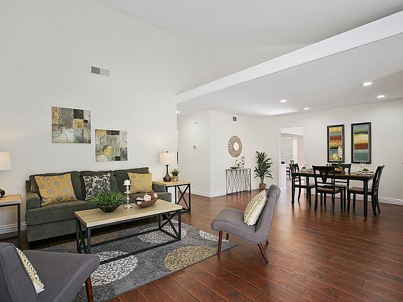 4th image of 9431 Tudor Ln