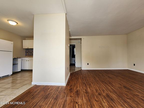 2nd image of 11 Lincoln Ave