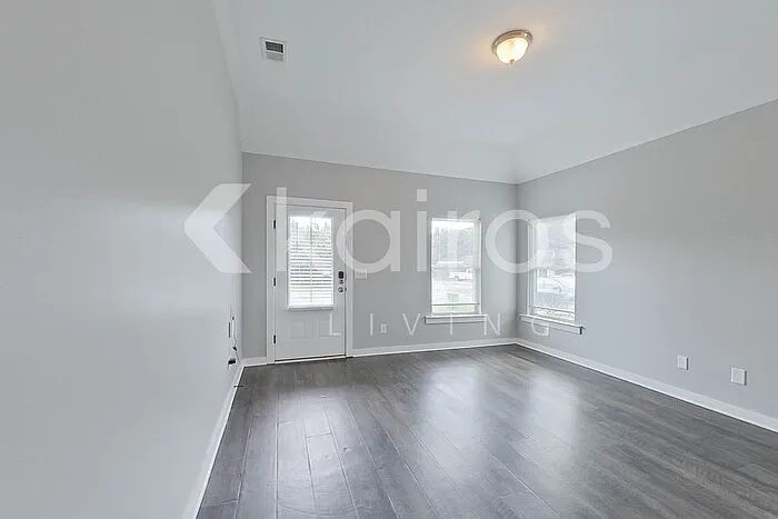 3 bed, 2.0 bath, 1343 sqft, $1,545 — Photo 3