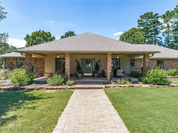 24802 Wolf Mountain Rd, Wister, OK 74966