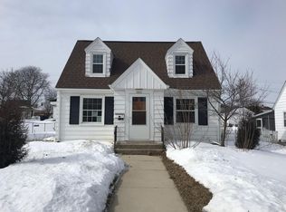 2863 S 91st St, West Allis, WI 53227