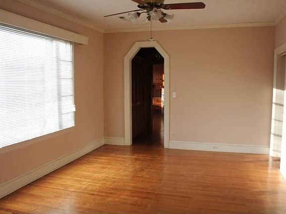 Den or dining area