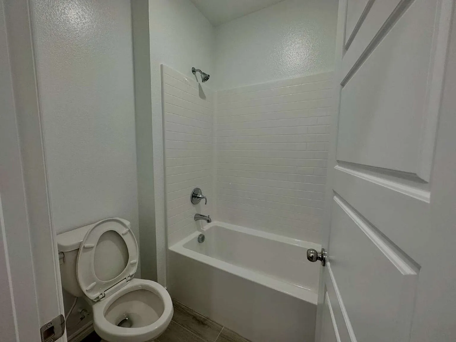 3 bed, 2.5 bath, $2,400 — Photo 4
