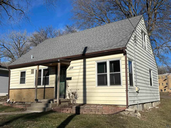 1309 29th St, Sioux City, IA 51104